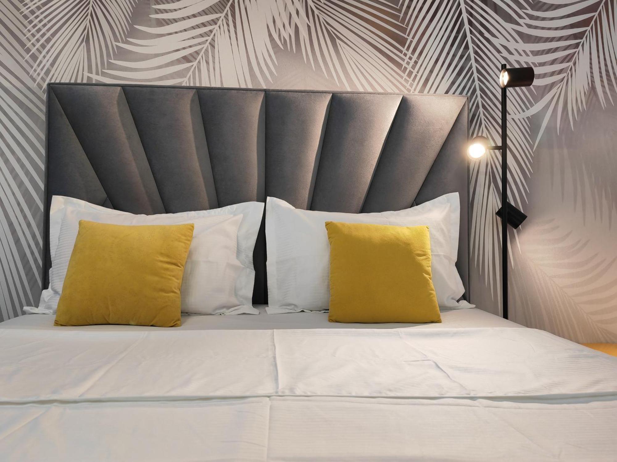 Sunset Bucharest Rebreanu Apartment Ngoại thất bức ảnh
